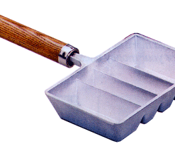 LEE INGOT MOLD W/WOOD HANDLE - 4-CAVITY